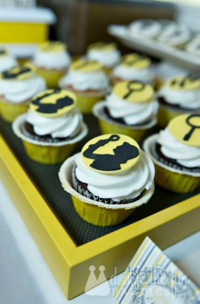 Escape Room Party: cupcakes for a Vintage Nancy Drew Mystery Party from The Party Teacher